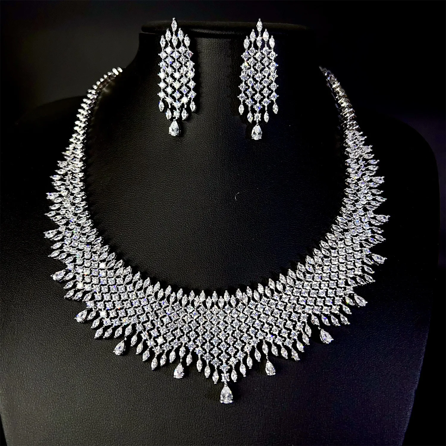 

Popular Luxury Stunning Jewelry Necklace Earring Set Light Luxury Women's Clothing Accessories Wedding Bridal Holiday Gift M-967