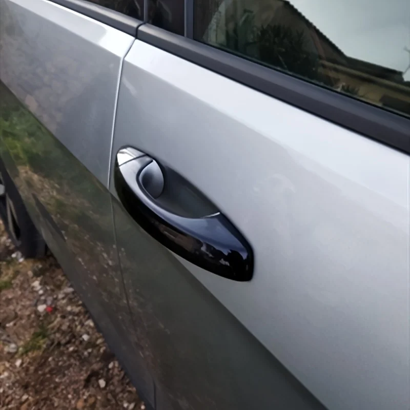 Professionelle Hochglanz-Schwarze Türgriffabdeckungen für Volkswagen Golf MK7 (2013-2020) 4er-Set Innenraum Aus Hochwertigem ABS-Kunststoff – Detail 2