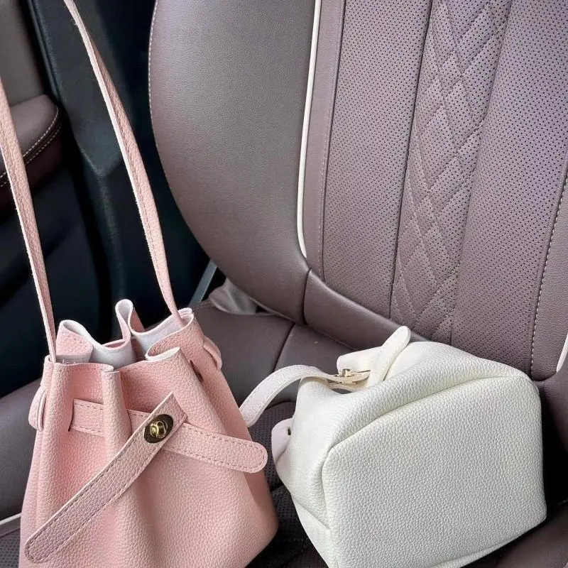 2025Litchi Pattern Bucket Bag Internet Celebrity Cylindrical Messenger Bag Large Capacity Fashion Women’s Versatile Shoulder Bag