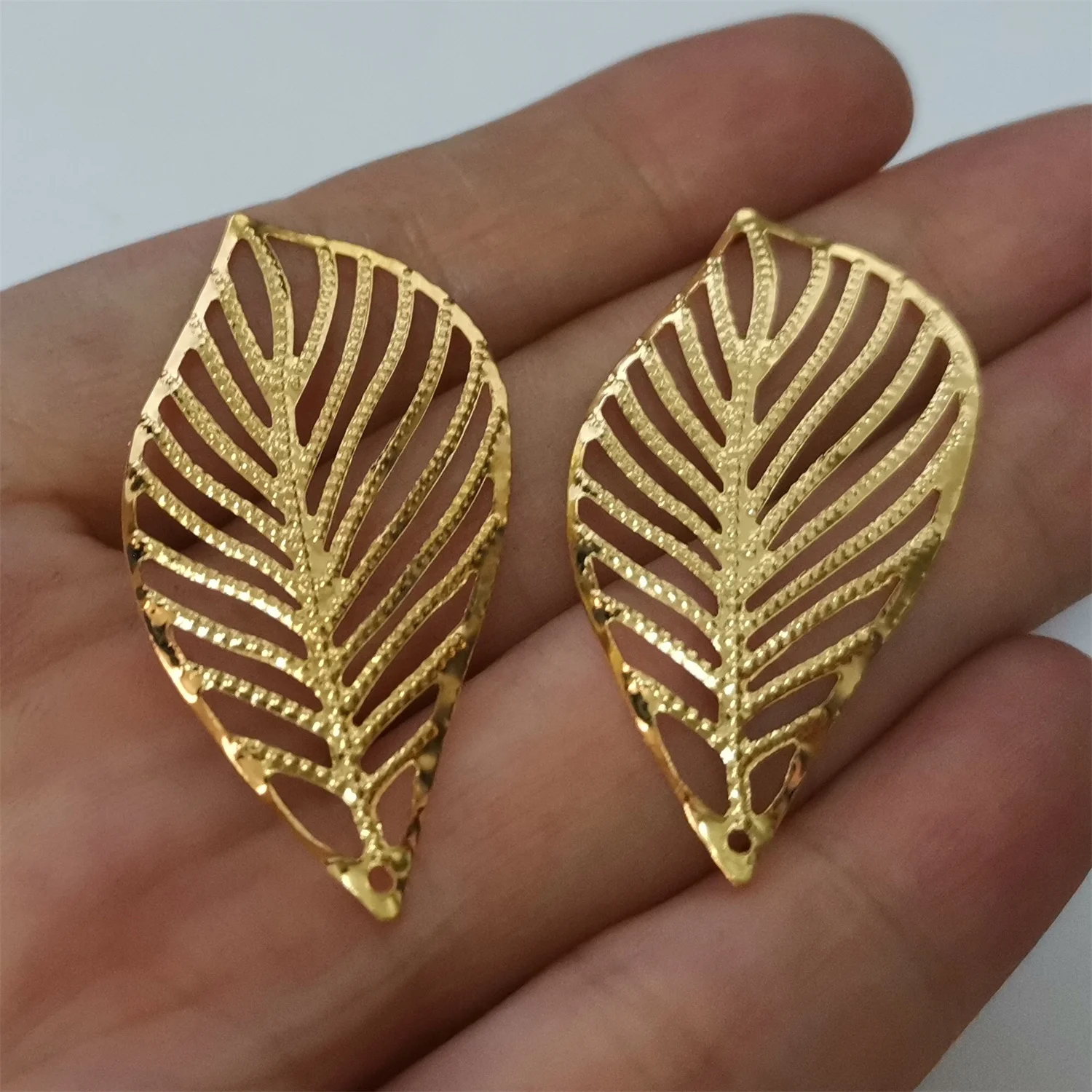 200 pcs DIY Jewelry Accessories 43x22mm Gold Color Metal Filigree Hollow out Leaves Flowers Slice Charms Base Jewelry Making