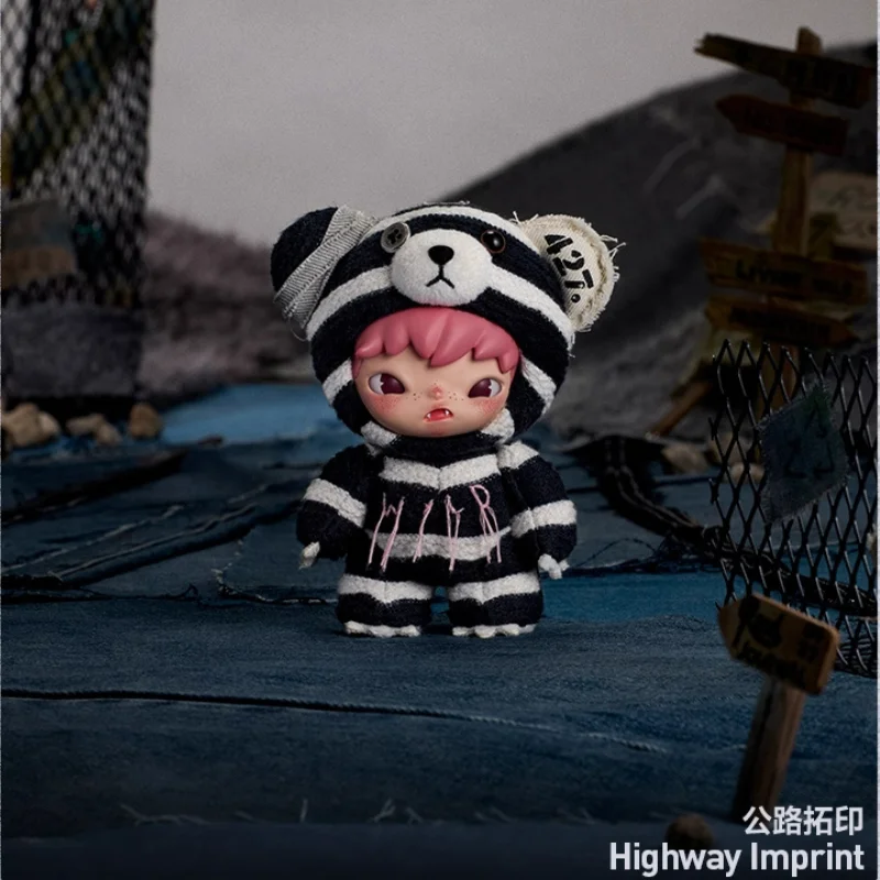New Arrival Genuine Pop Mart Hirono Road Journal Series Blind Box