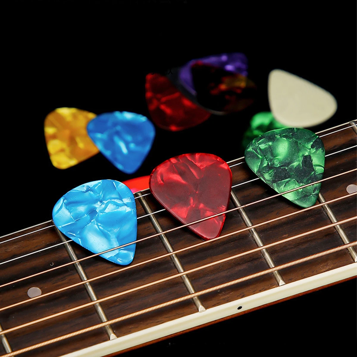 Hohe Qualität Celluloid Gitarre Pick Zufällige Farbe ABS Folk Instrument Finger Pick Gitarre Zubehör