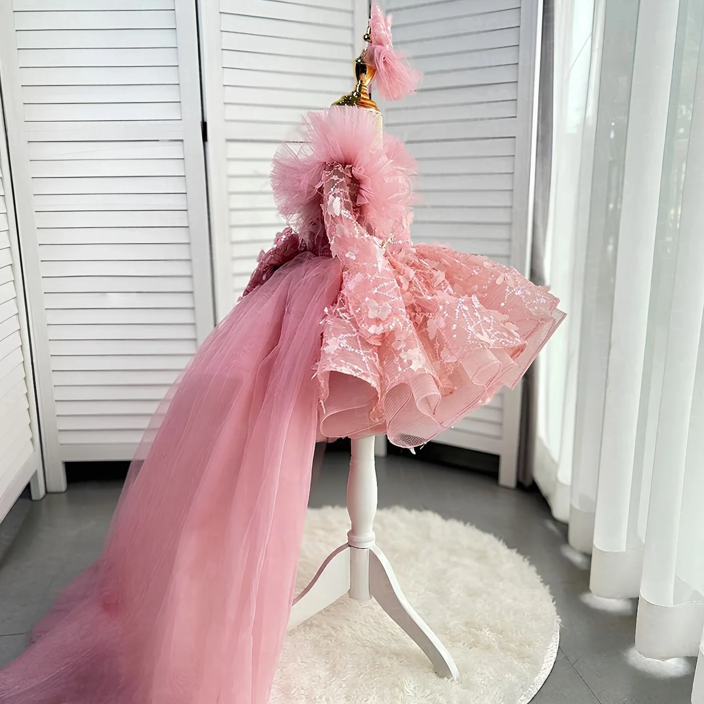 Custom Luxury Dress Female Wedding Guest Gown Long Sleeve Feather Ruffle Train Kids Gown Luxurious Birthday Outfit For Pageant