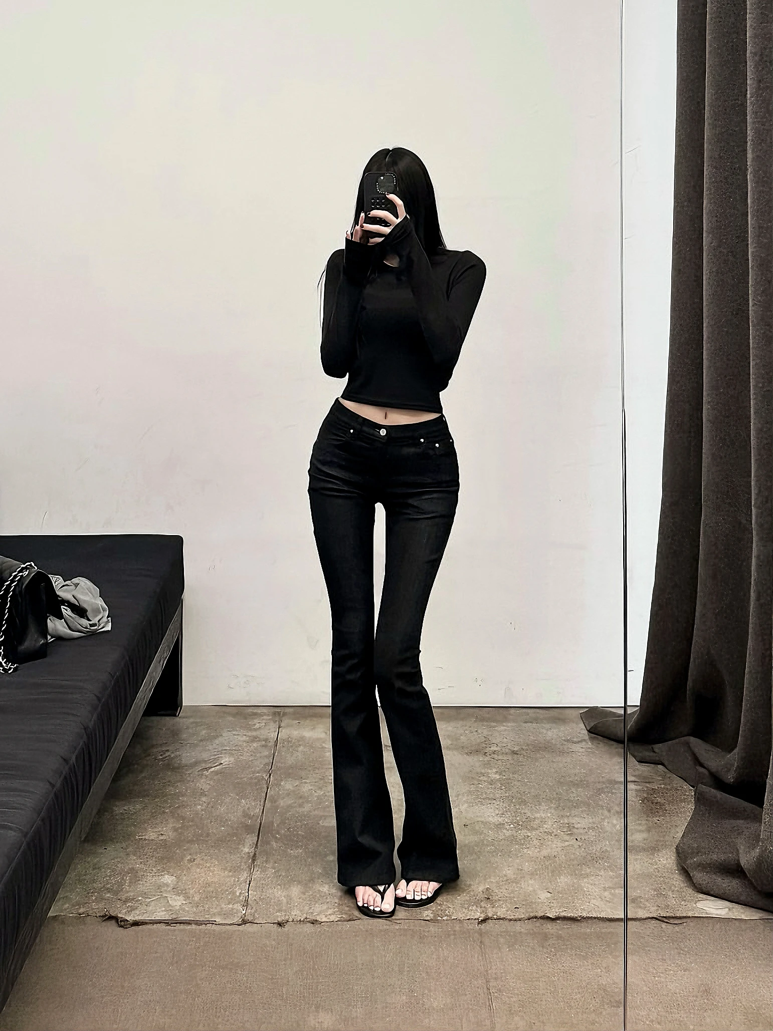 

Женские джинсы с низкой талией, расклешенные, корейский стиль, с высокой эластичностью, утягивающие, удлиняющие ноги, джинсы-буткэт с пуговицами