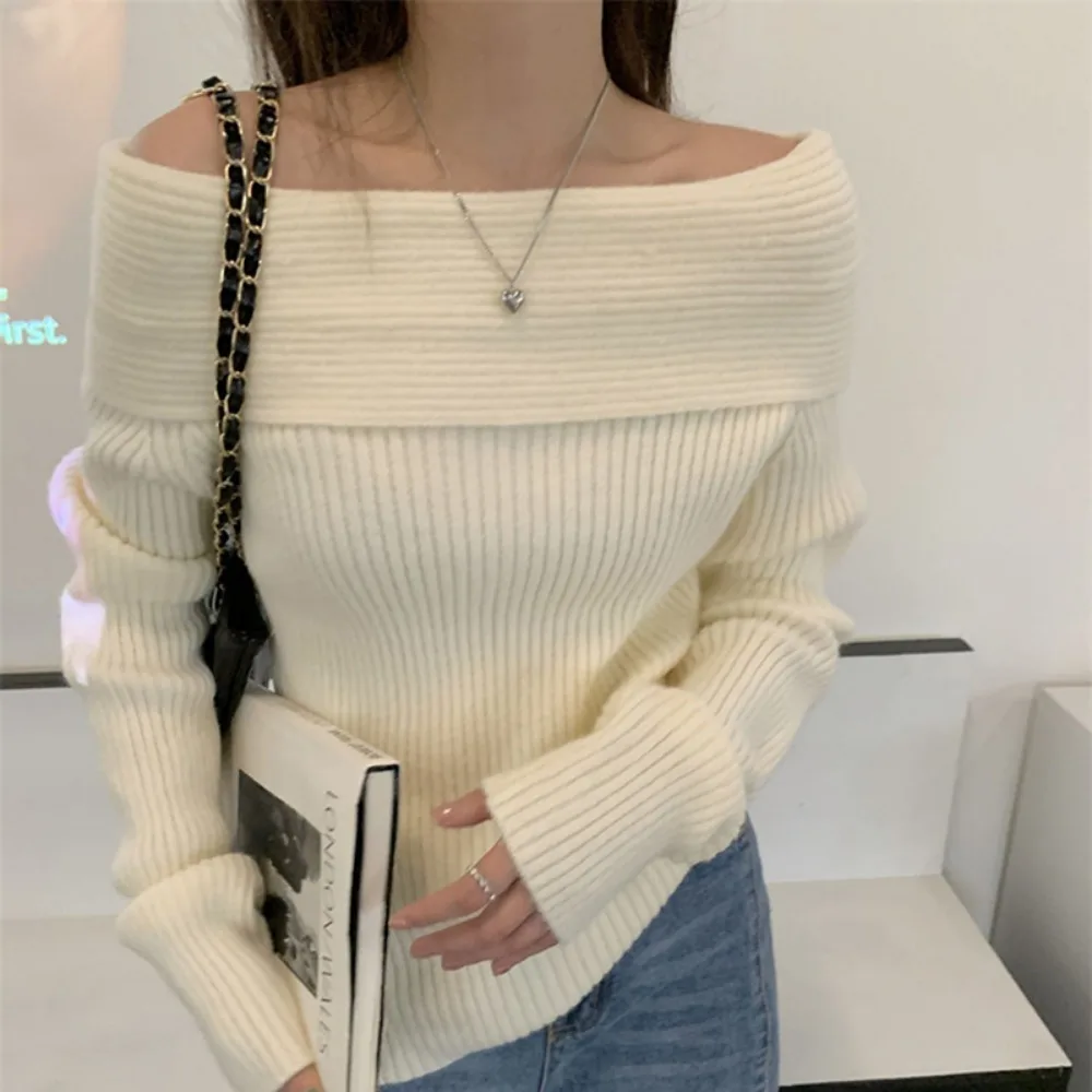 2024 Sexy White Flat-neck Sweater Base with Feminine Collarbone Off-the-shoulder Sweater for Slimming Out Wear