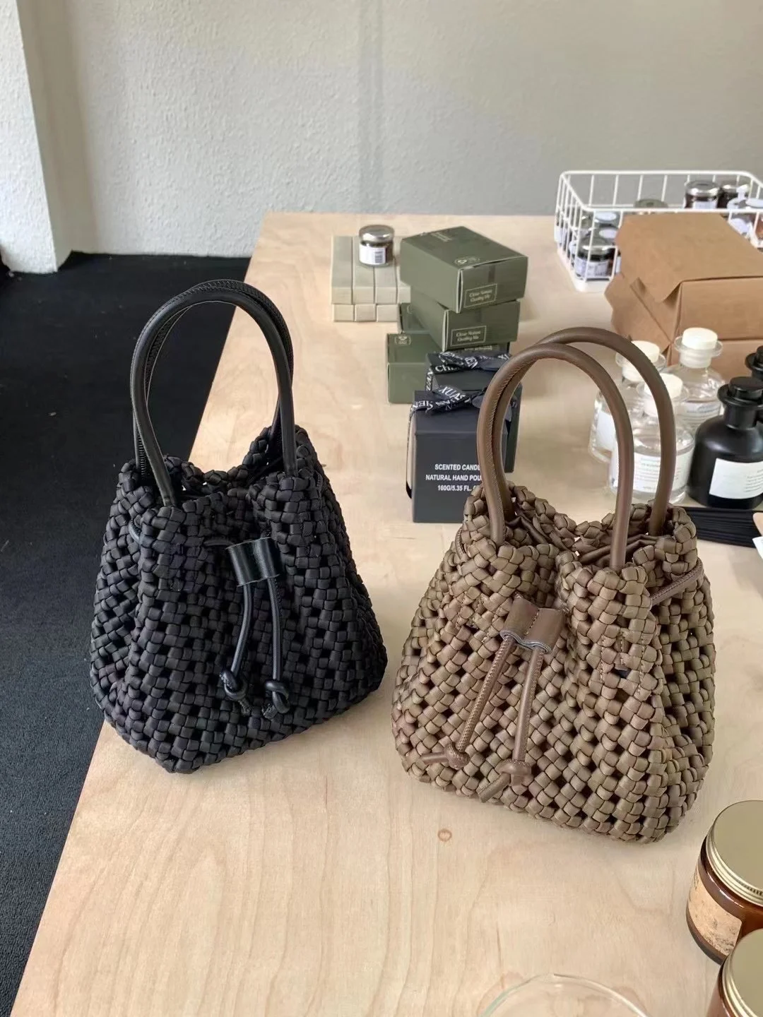 

2023 New Heavyweight Woven Buet Bag Hanrted oulder Crossbody Bag High-End Feeling Small PU Leather Handbag