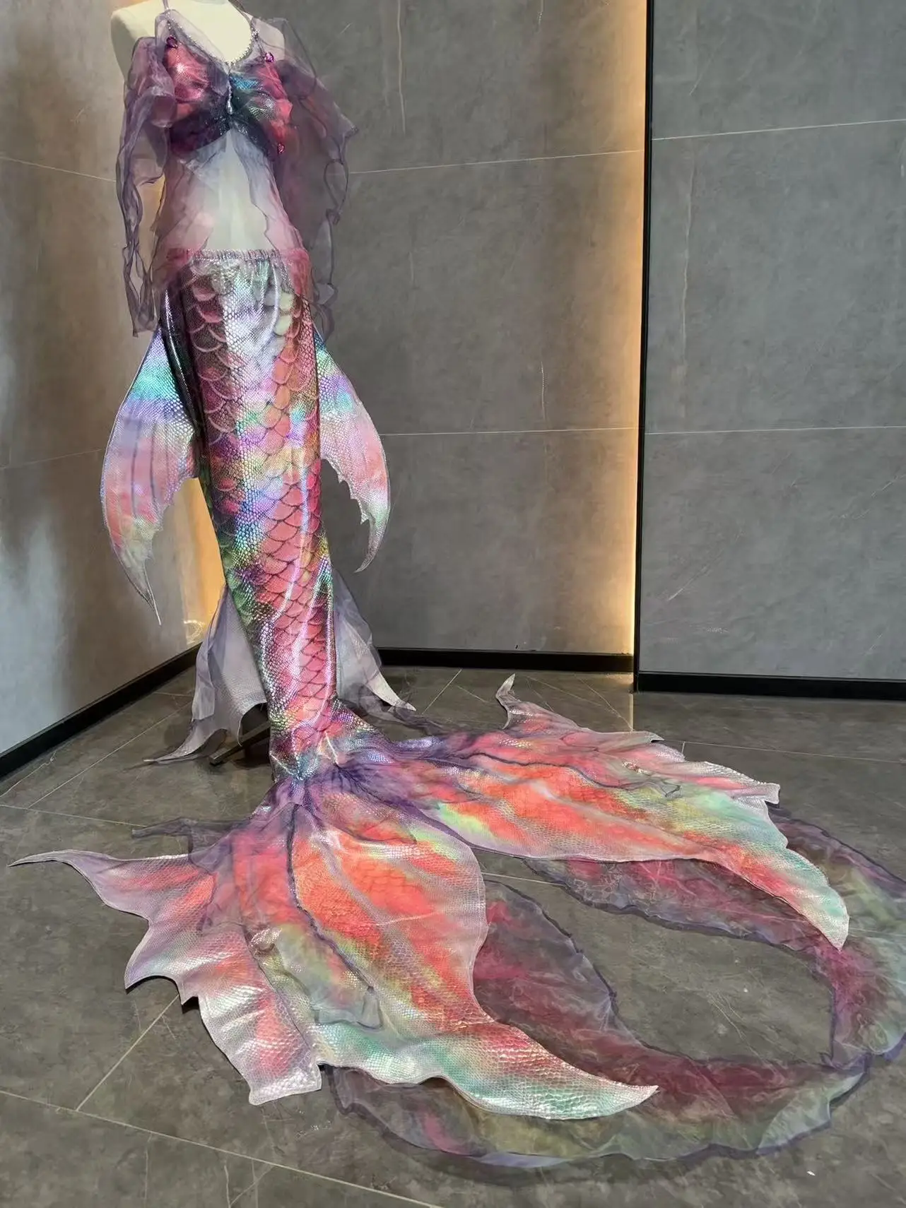 

Purple Fantasy Gold-Embossed Mermaid Tail Fish Tail Fish Skin Aquarium Mermaid Performance Costume Swimsuit Diving