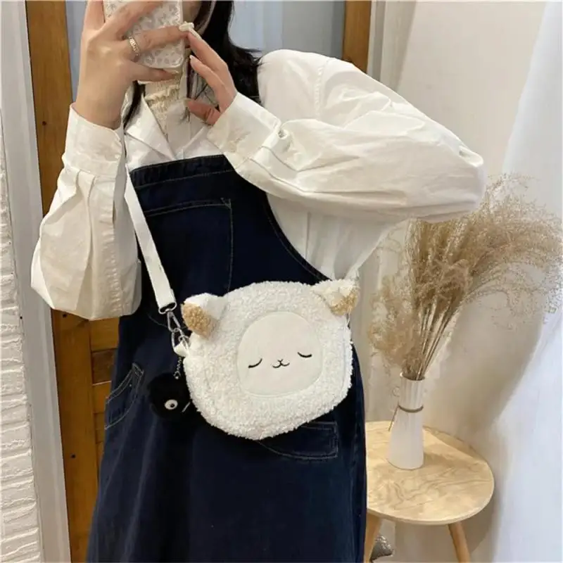 Sac messager en peluche avec pendentif pour enfants, petit sac en laine d'agneau, sacs à dos en peluche, cadeaux initiés, automne et hiver