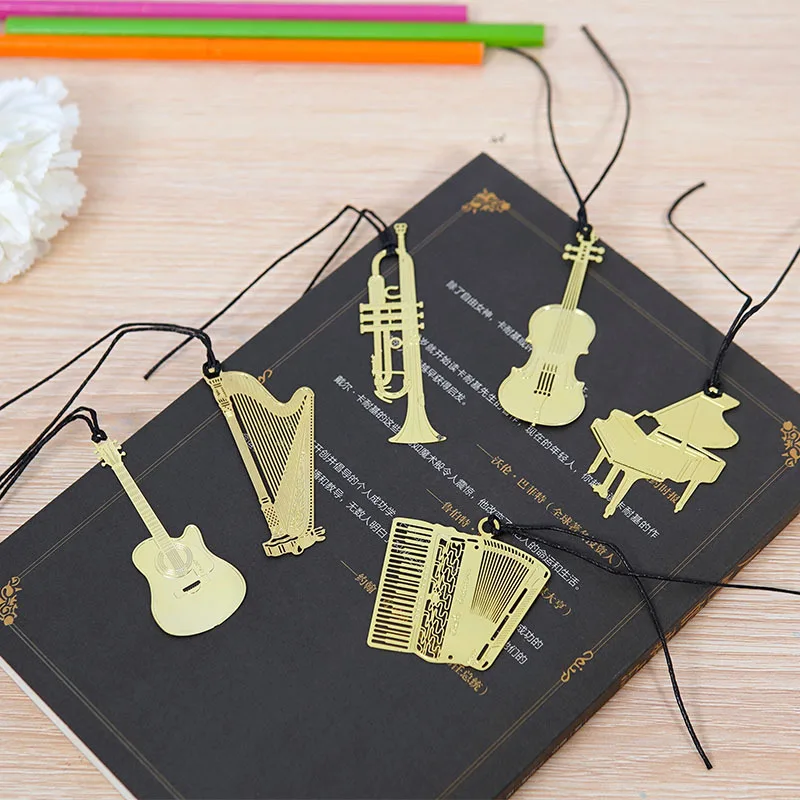 1pc Exquisite Musical Instrument Metal Gold-plated Hanging Rope Creative Music Bookmark Piano  /guitar / violin...