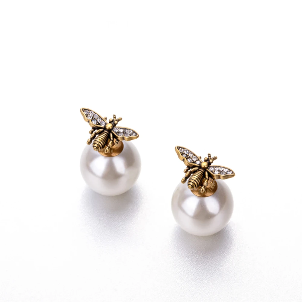 Fashion Retro Bee Personality Earrings Female Net Celebrity Back Hanging Letters Pearl Asymmetric Temperament Ladies Earrings