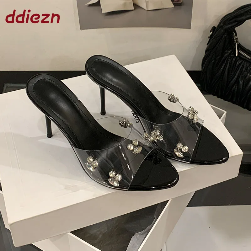 أحذية كريستال عصرية للحفلات للسيدات بكعب رفيع أحذية شفافة جديدة في عام 2026 بكعب عالٍ أحذية صنادل نسائية أنيقة #3