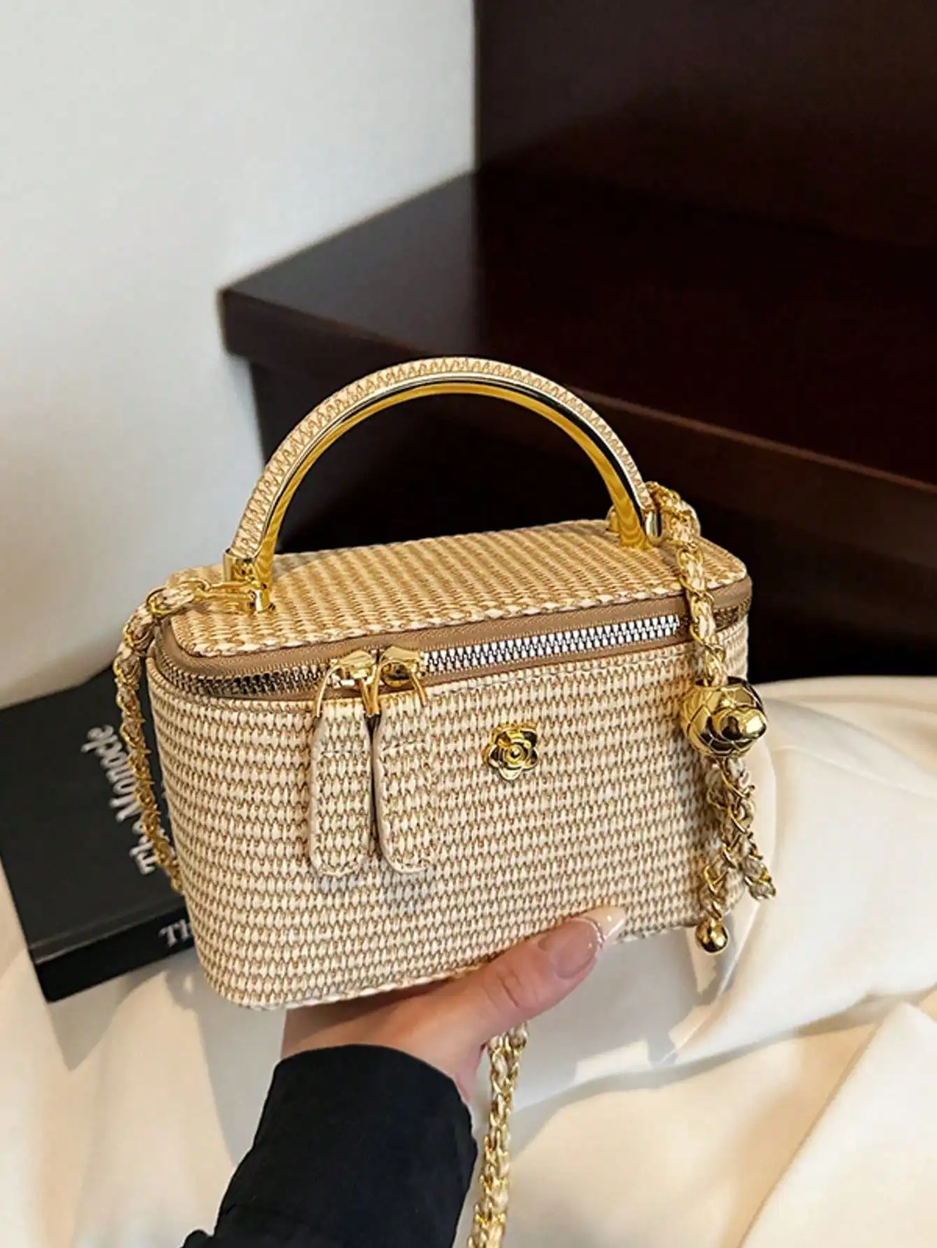 

New Style Woven Straw Chain Shoulder Messenger Bag for Holiday Casual Use