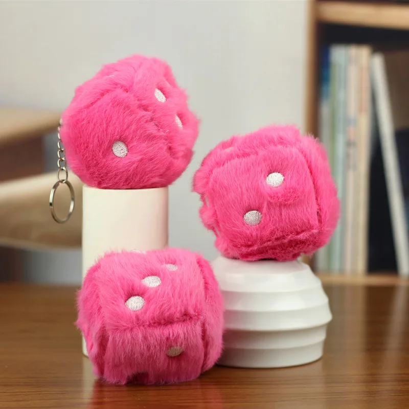 Dés en peluche jouet pendentif doux en peluche poupée porte-clés sac à dos sac de voiture porte-clés décor enfant cadeau jouets éducatifs