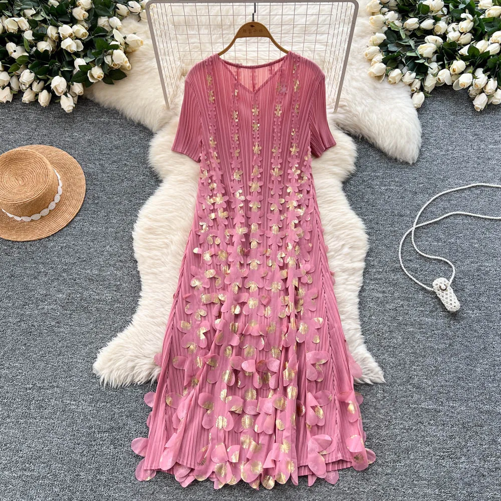 

Gilded Three-dimensional Flower Loose Pleated Dress 2025 Summer Short-sleeved V-Neck Midi Dresses Casual Beach Holiday Dress