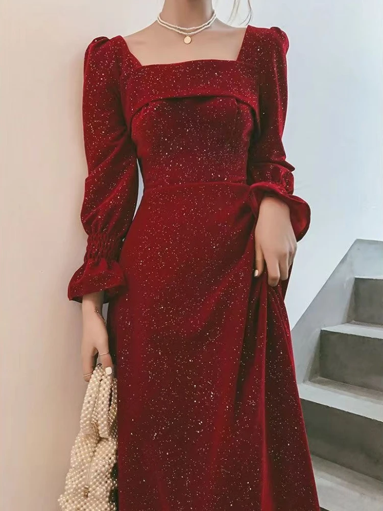 

Бордовое длинное платье Осень-Зима 2026: Новинка, элегантное, с квадратным вырезом, завязками на талии, стройнящее, для повседневной носки и особых случаев ​