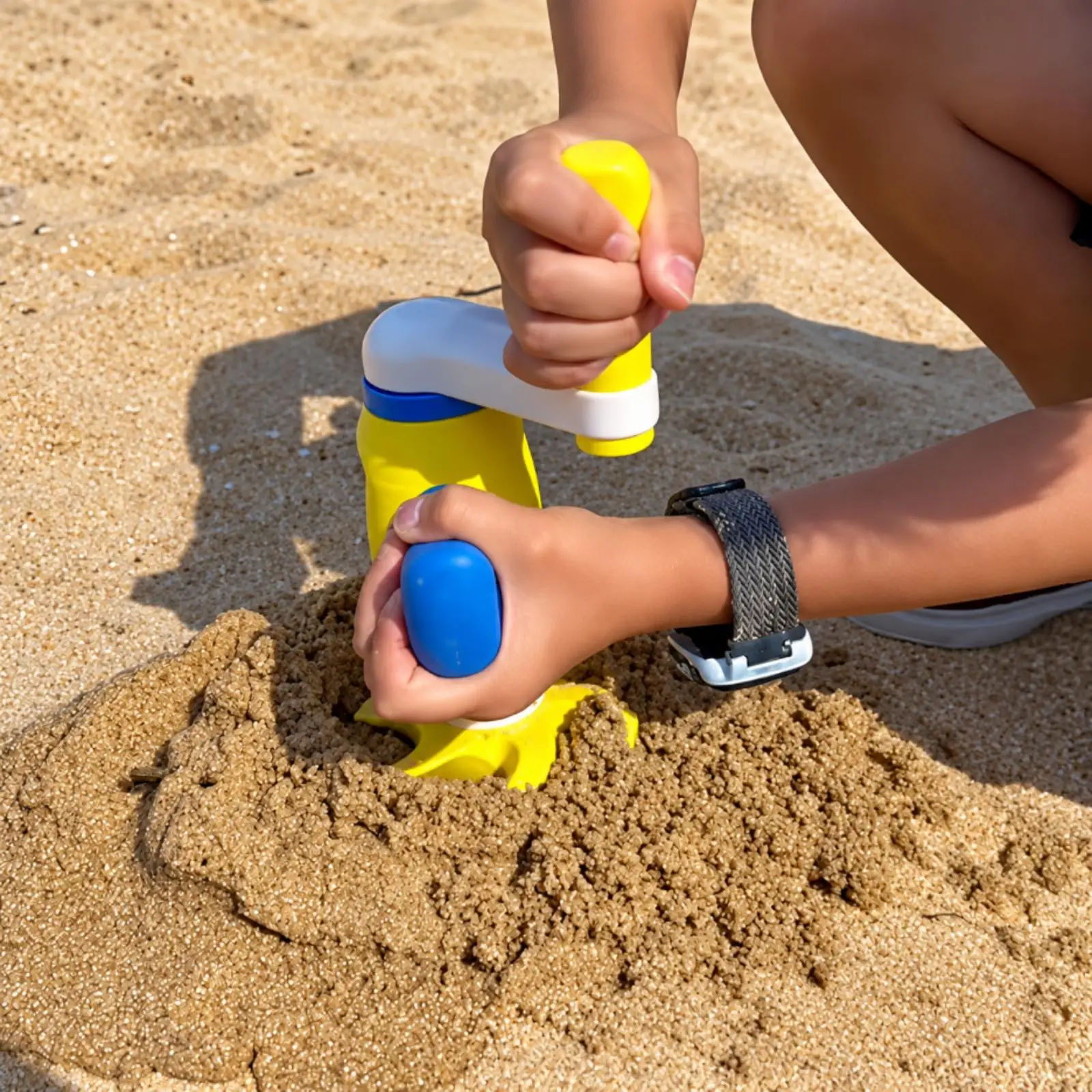 jouet-en-plastique-en-forme-de-tariere-a-vis-pour-enfant-ideal-pour-construire-des-chateaux-de-sable-sur-la-plage-et-s'amuser-en-exterieur
