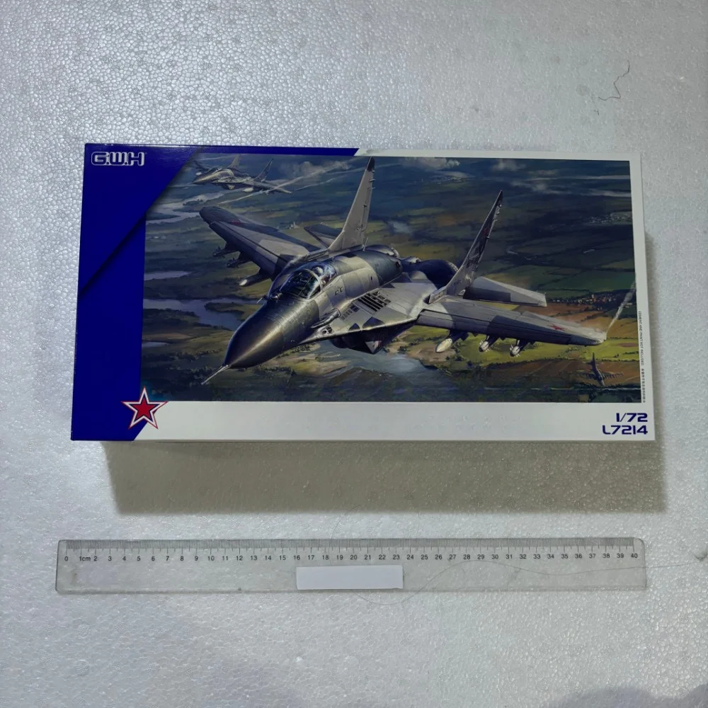 

Assemble Attack Aircraft Scale Model Kit L7214 1:72 MIG-19 SMT FULCRUM 9-19 MODEL KIT By Great Wall Hobby