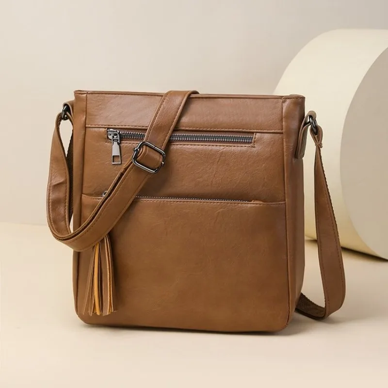 

Chic Casual Commuter Diaper Bag For Women Elegant Leather Crossbody Handbag Designer Minimalist Retro Fashion Large Capacity