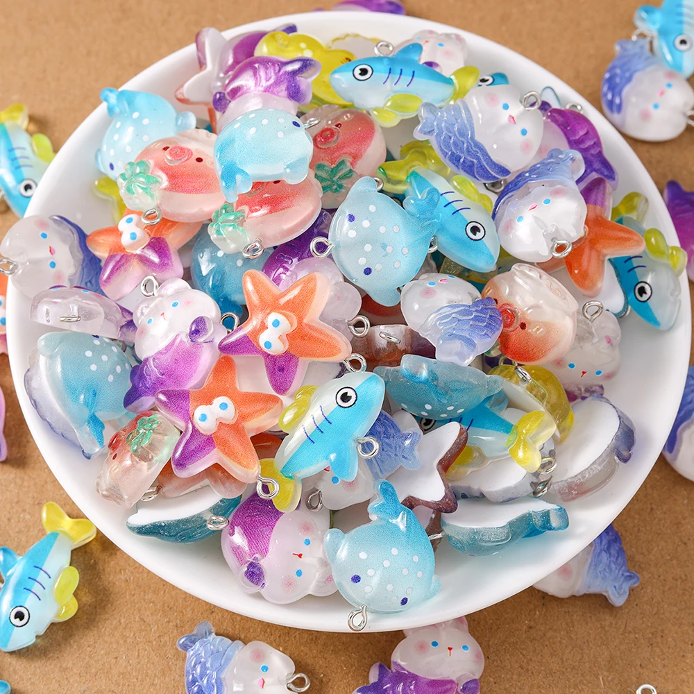 10 Stück zufällig gemischte Harz-Fisch-Anhänger, Seestern- und Wal-Anhänger für die Schmuckherstellung, Halsketten, Ohrringe, DIY, Kindergeschenke, Zubehör