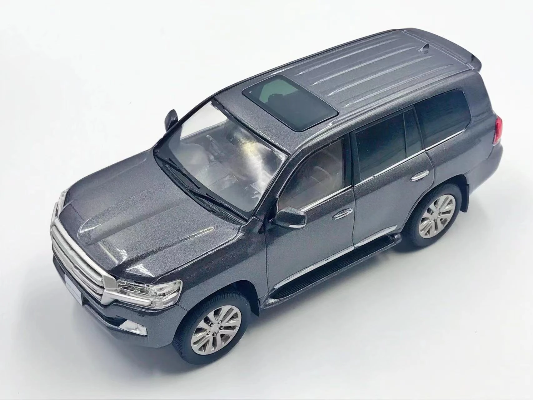 Original Factory 1:30 LC200 LAND CRUISER JDM Simulation Limited Edition Resin Metal Static Car Model Toy Gift