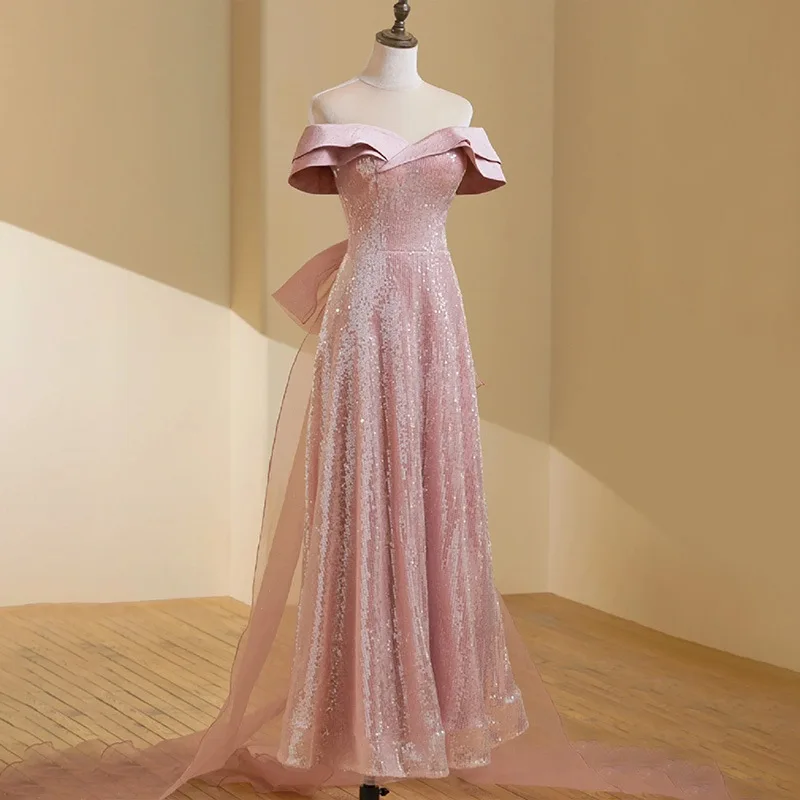 Elegancka i urocza suknia wieczorowa na bankiet, na rok 2025, różowa, brokatowa, bez ramiączek, na jedno ramię, suknia na toast weselny.