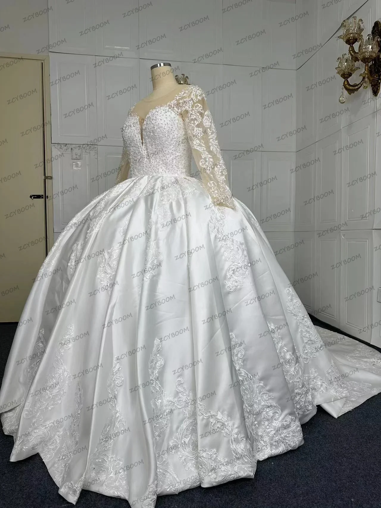 

2024 Luxury Princess Ball Gown Wedding Dress Lace Pearls Beaded Long Sleeves Sheer Neck White Bridal Gown Satin Vestido De Novia