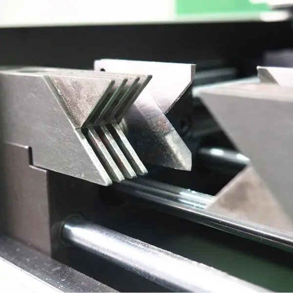 SP-3035 المبيعات الساخنة 2.5-35mm2 آلة تجريد أسلاك الكابلات الهوائية للكابلات متعددة النوى مع النوى الداخلية بقطر مختلف #6