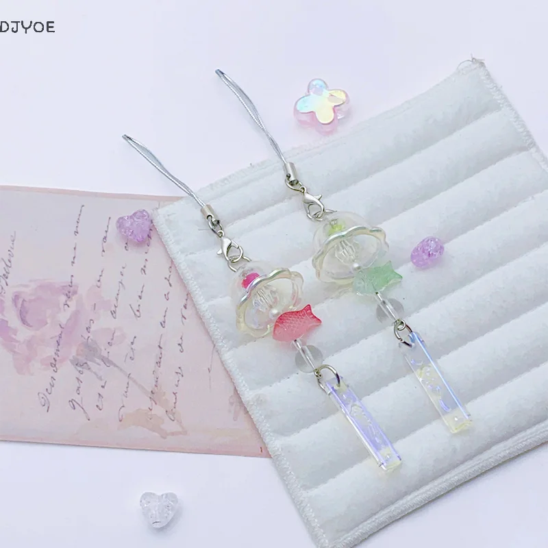

Distinctive Fish Wind Chime Phone Strap, Beaded Keychain Pendant, Stylish Gift for Women & Girls, Exceptional Bag Decor