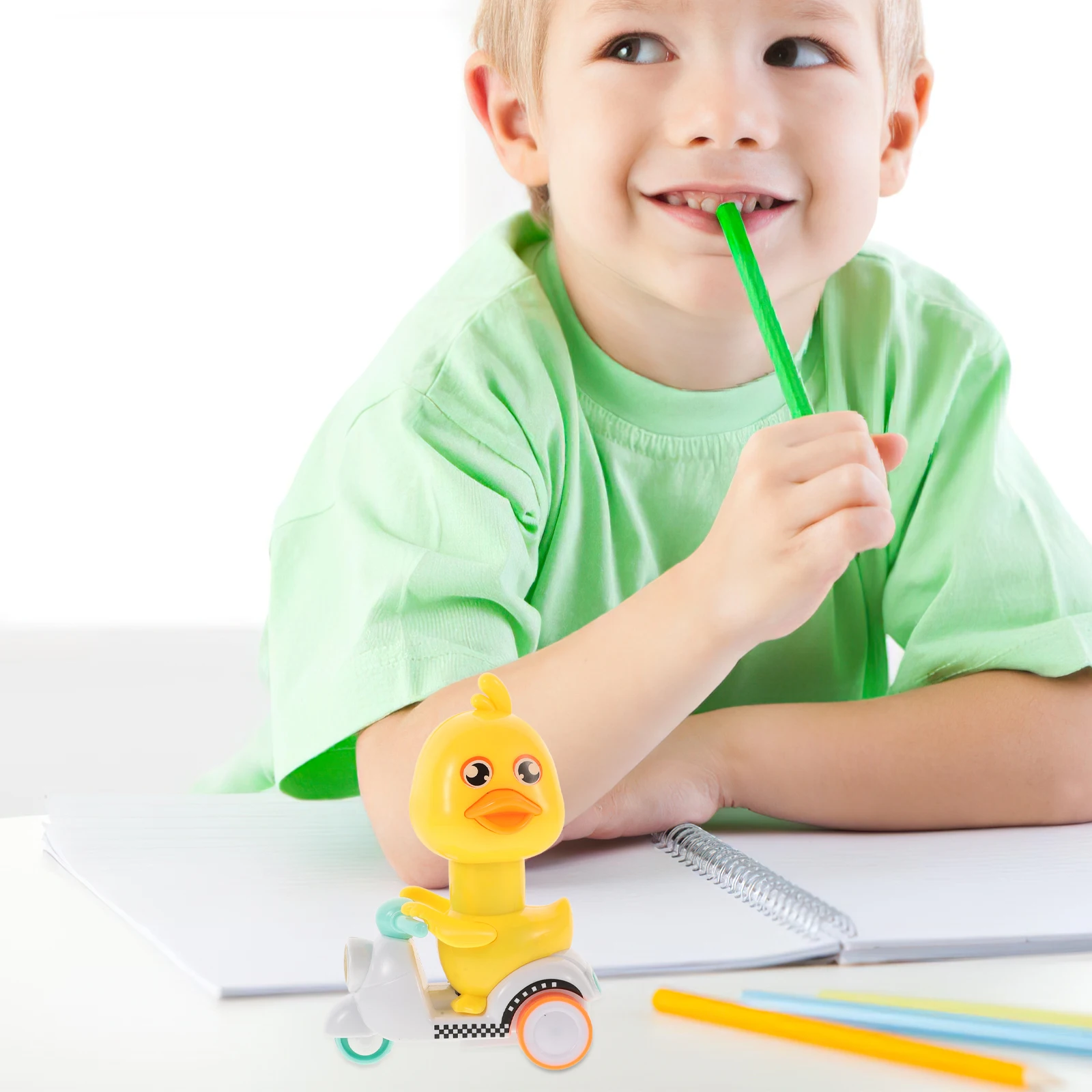 2 SZT. Małe Żółte Kaczuszki Autka Napędzane Odwrotnym Mechanizmem, Zabawka Edukacyjna, Model do Wczesnej Nauki