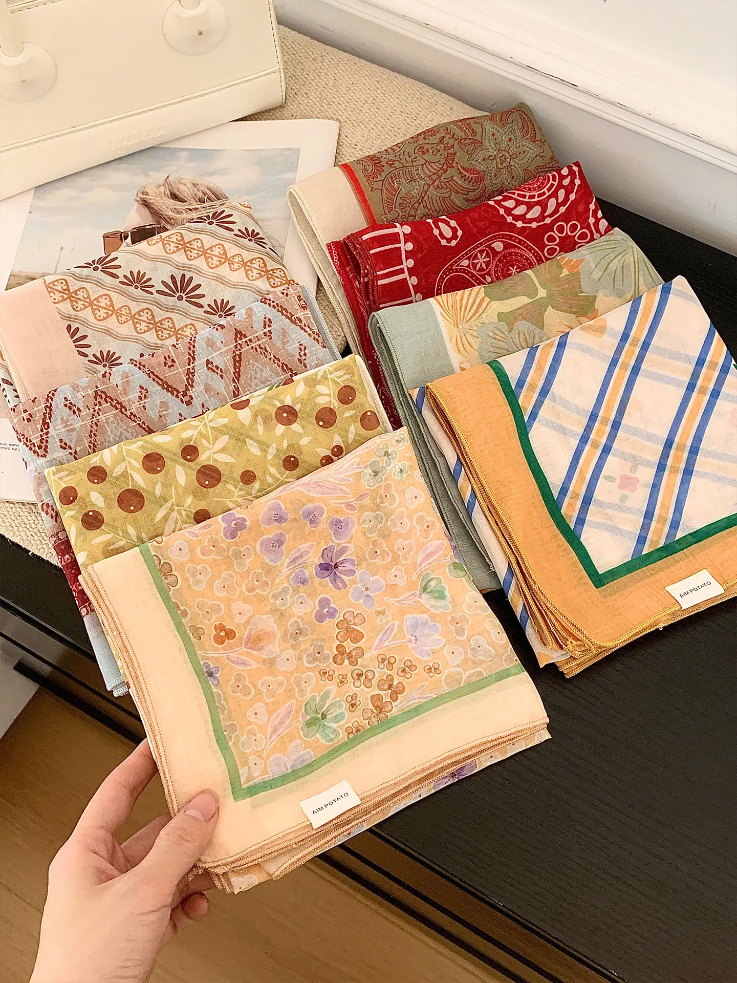 lenco-quadrado-pequeno-com-estampa-floral-estilo-country-para-mulheres-versatil-e-artistico-lenco-decorativo-de-seda-para-primavera-e-verao