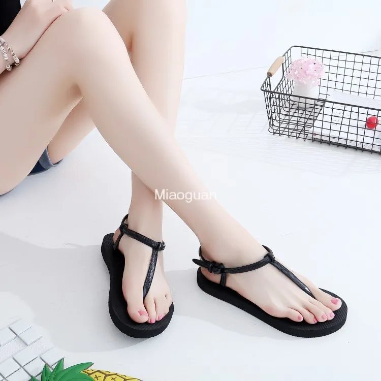 2024 New Summer Women's Sandals Outdoor Beach T-shaped Toe Clip Fashion Flat Bottom Simple European American Cool Slippers Black