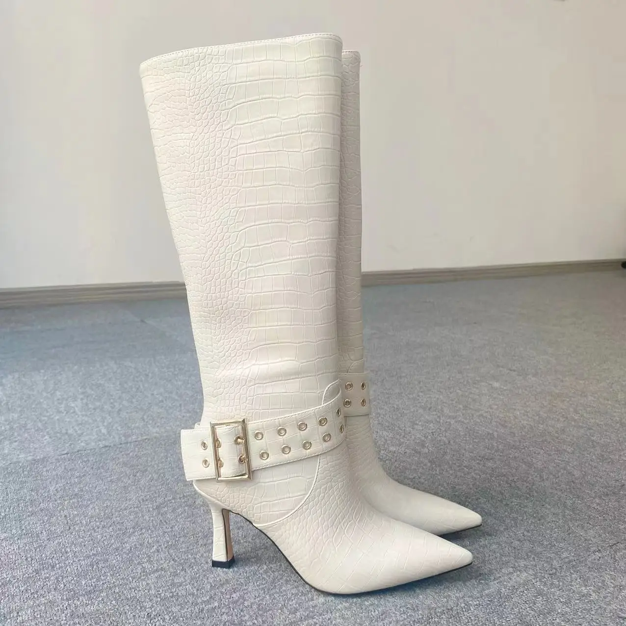 

Creamy White Leather Knee-High Long Boots For Women Pointed Toe Metal Belt Buckle Botas Largas De Mujer Zip High Heels Concise