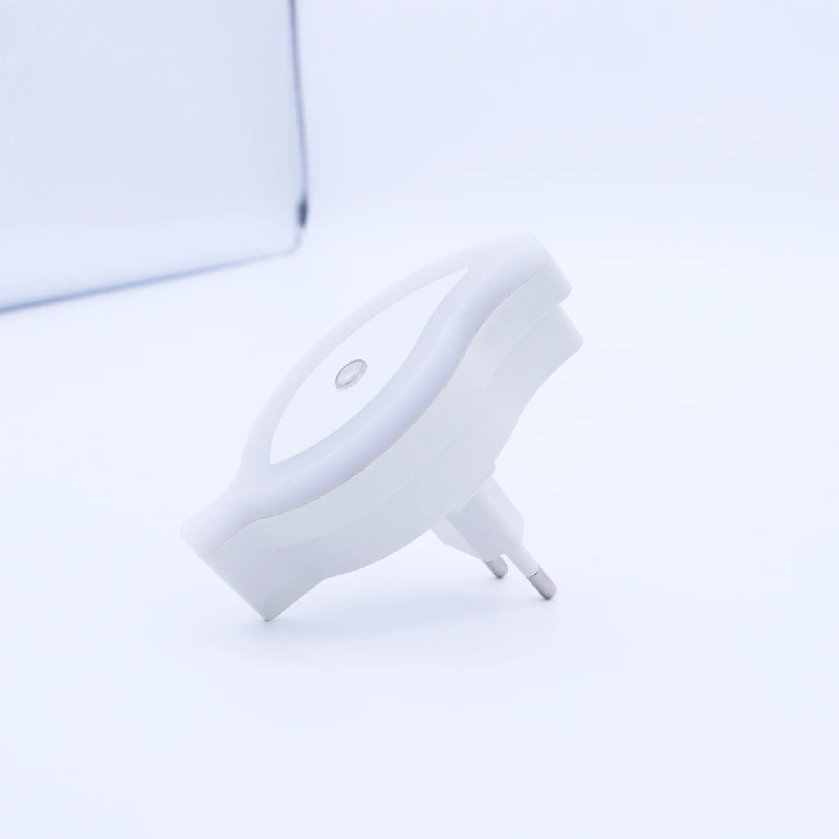 

LED Night Lamp Leaf Motion-sensor Lights Mini Portable Light for Home Office with EU Plug, 220V (Green)