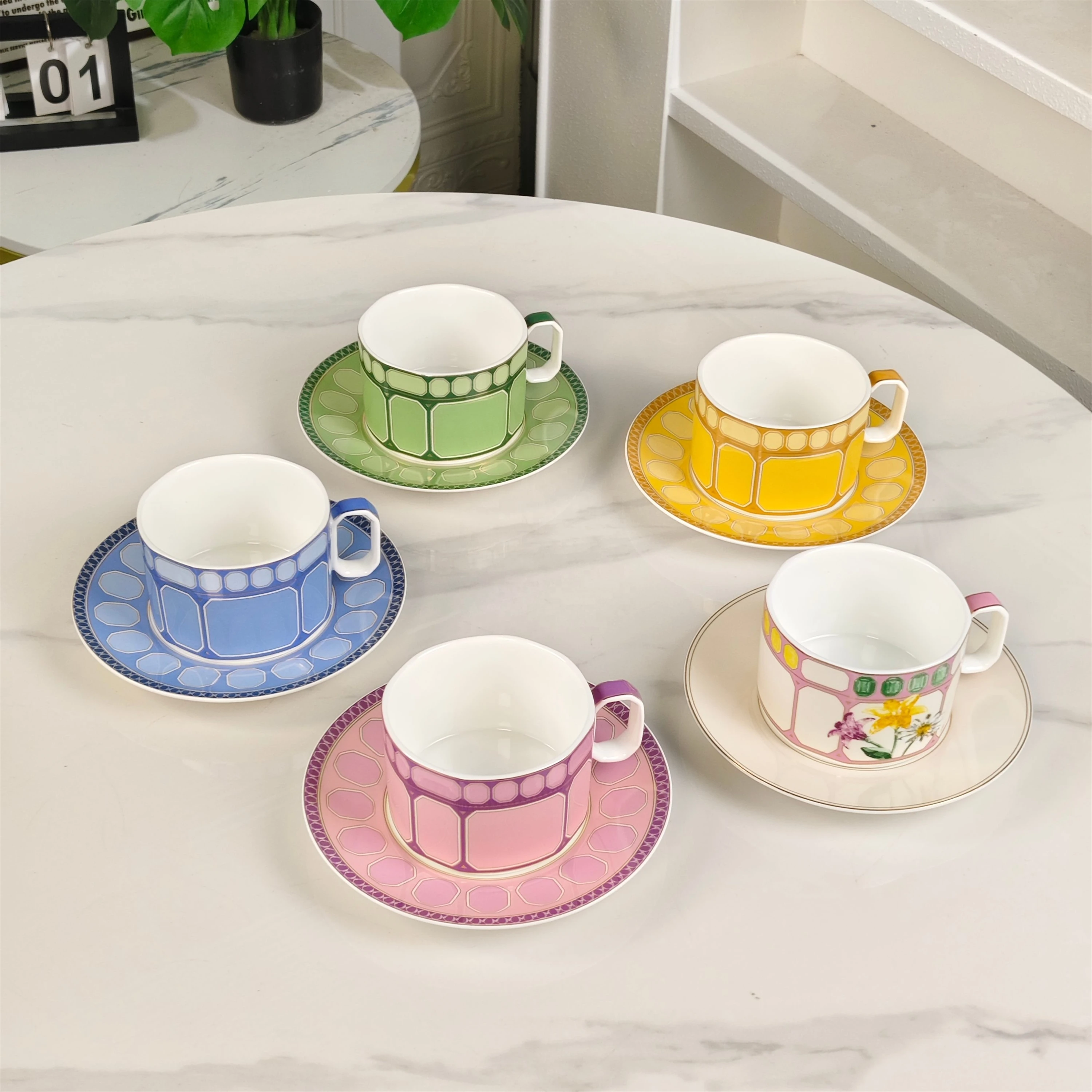 High Quality Light Luxury European Bone China Cups and Saucers Eco-Friendly for Afternoon Tea Wedding Gifts with Gift Boxes