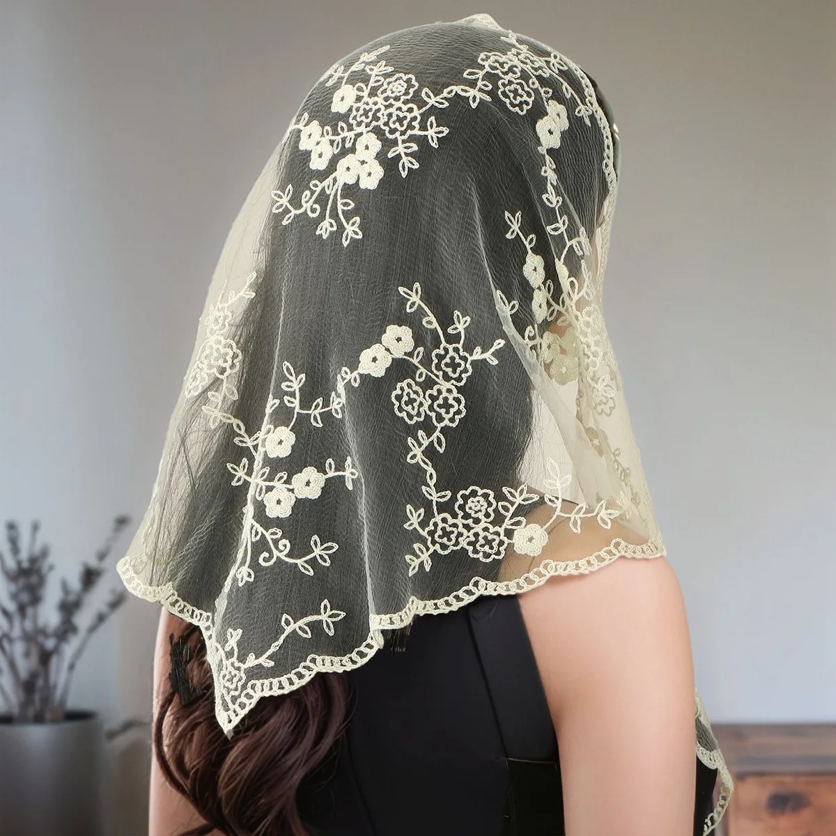 New Women Embroidered Floral Patterns Scarf Lady Solid Lace Triangular Scarves Soft Foulard Female Wrap Shawls Bride Headwear