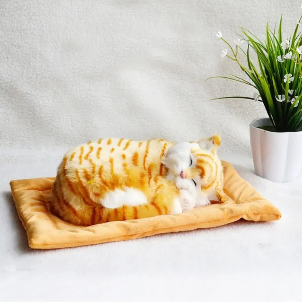 Realistic Plush Sleeping Cat and Dog, Ornamento peludo respirável, brinquedo de pelúcia com esteira, Pet eletrônico para casa, Decoração do quarto