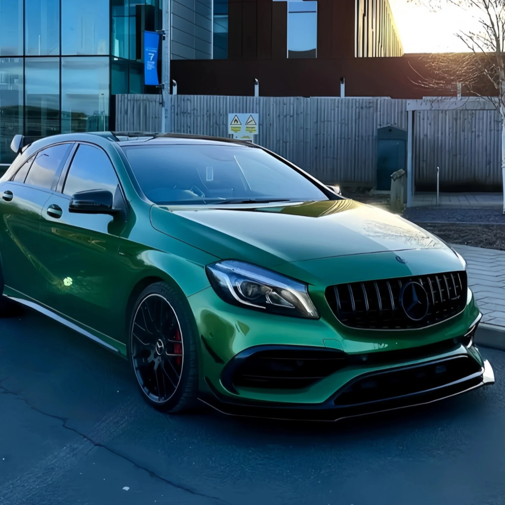 

Накладка-сплиттер (нижний спойлер) на передний бампер для Mercedes-Benz A-Class W176 A180 A200 AMG 2015-2018 Хэтчбек