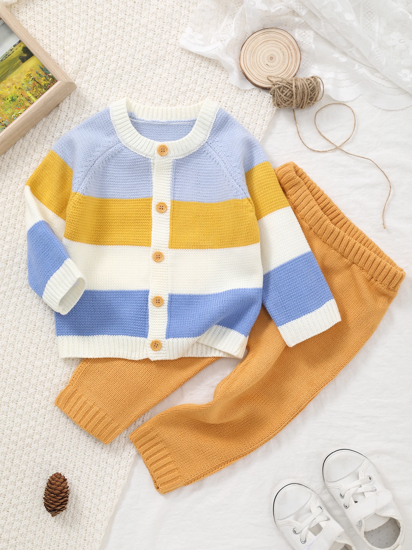 

Новинка 2026 года: Хит продаж! Детский комплект из кардигана с круглым вырезом на пуговицах и длинных брюк с длинными рукавами