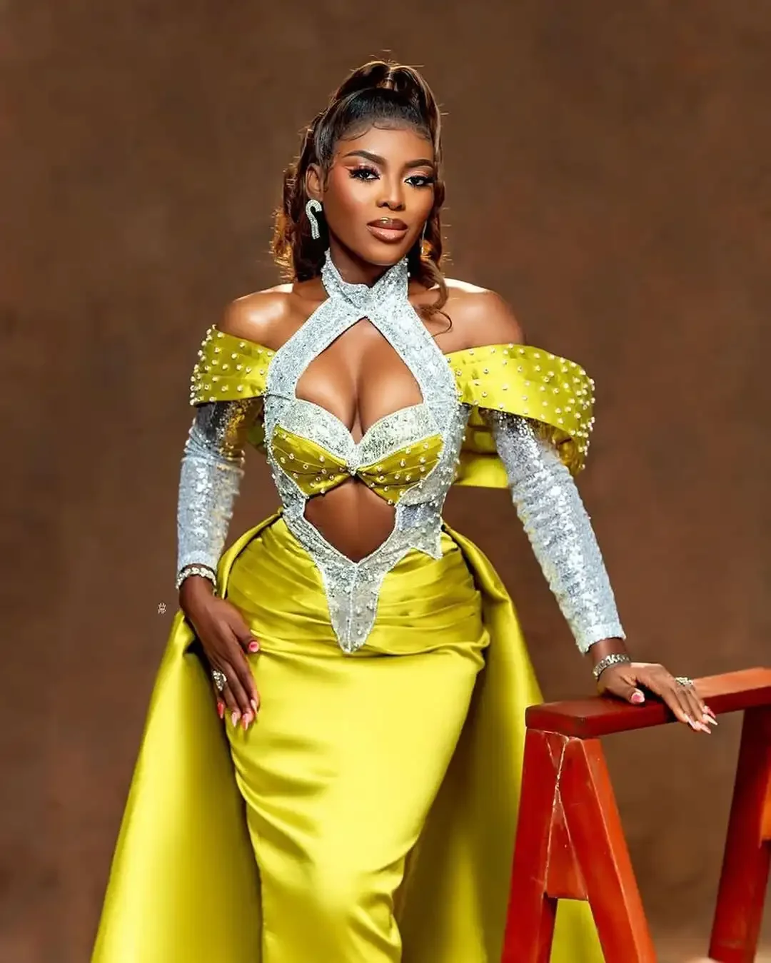 customize Glamorous Aso Ebi Beaded Satin Prom Evening Gowns Halter Slivery Sequin Sleeve Africa Formal Occasion Dresses Robe de