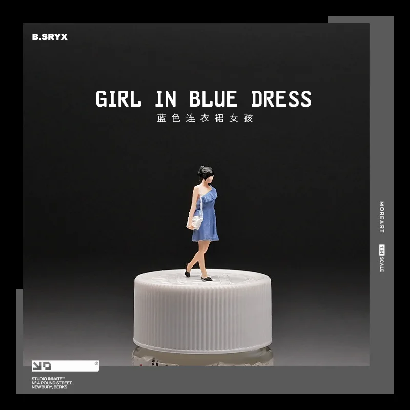 1:64 Scale Model 1Pcs Resin Miniature Beautiful Blue Dress GIrls With White Bag  Action Figure Doll DIY Scene Accessory Display