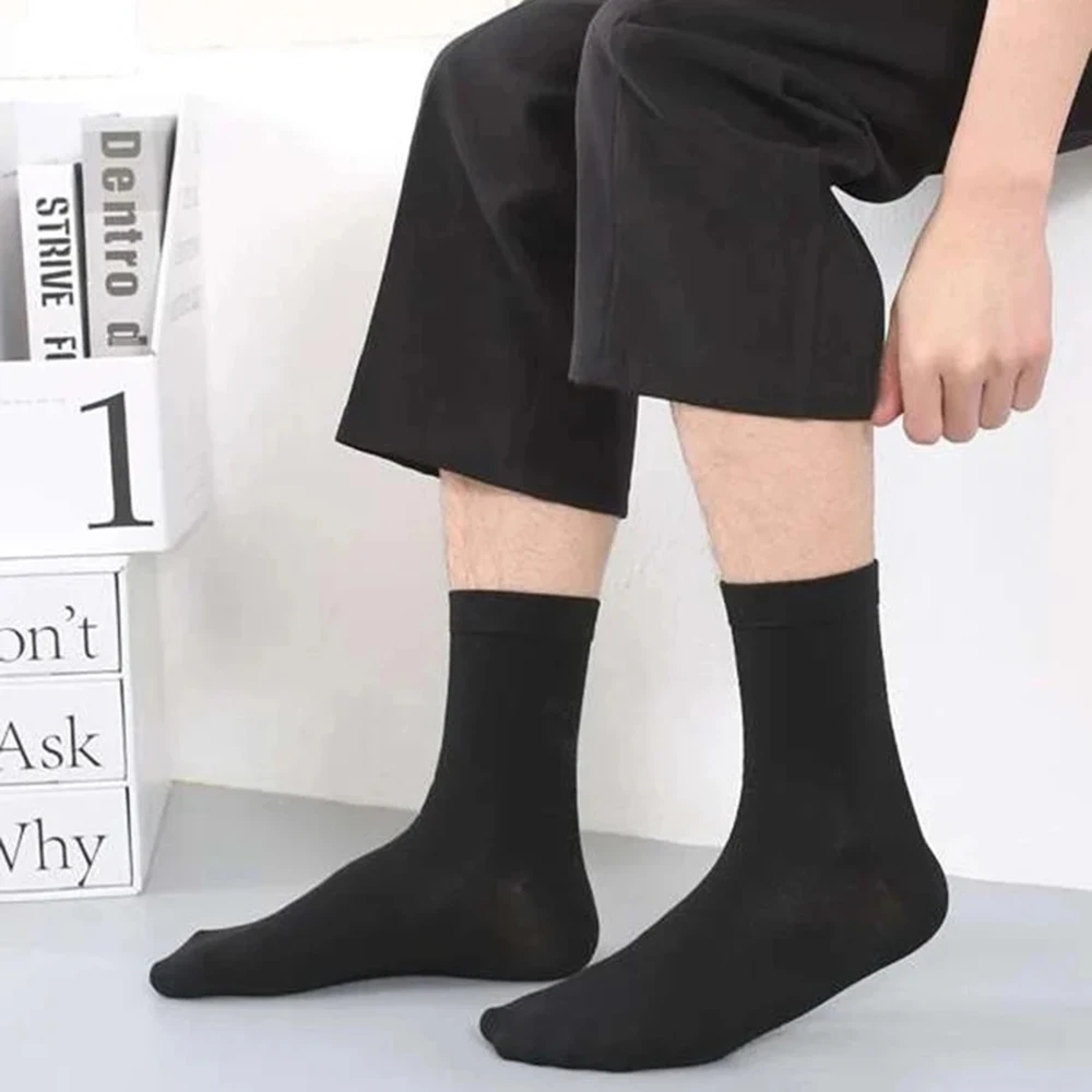 5-Paar Herren-Socken mit Rundhalsausschnitt, modisch, vielseitig, Schwarz, Weiß, Grau, mittlere Röhre, Streetwear, bequeme, atmungsaktive Freizeitsocken