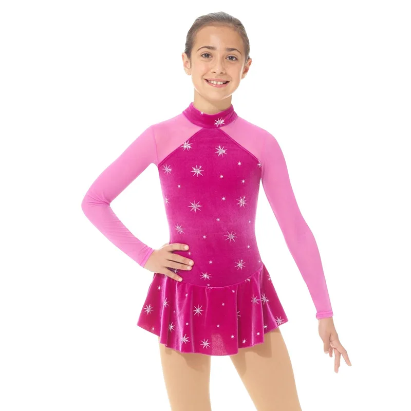 

Manufacturers design and customize children's figure skating clothing, stage performance clothing, sample processing