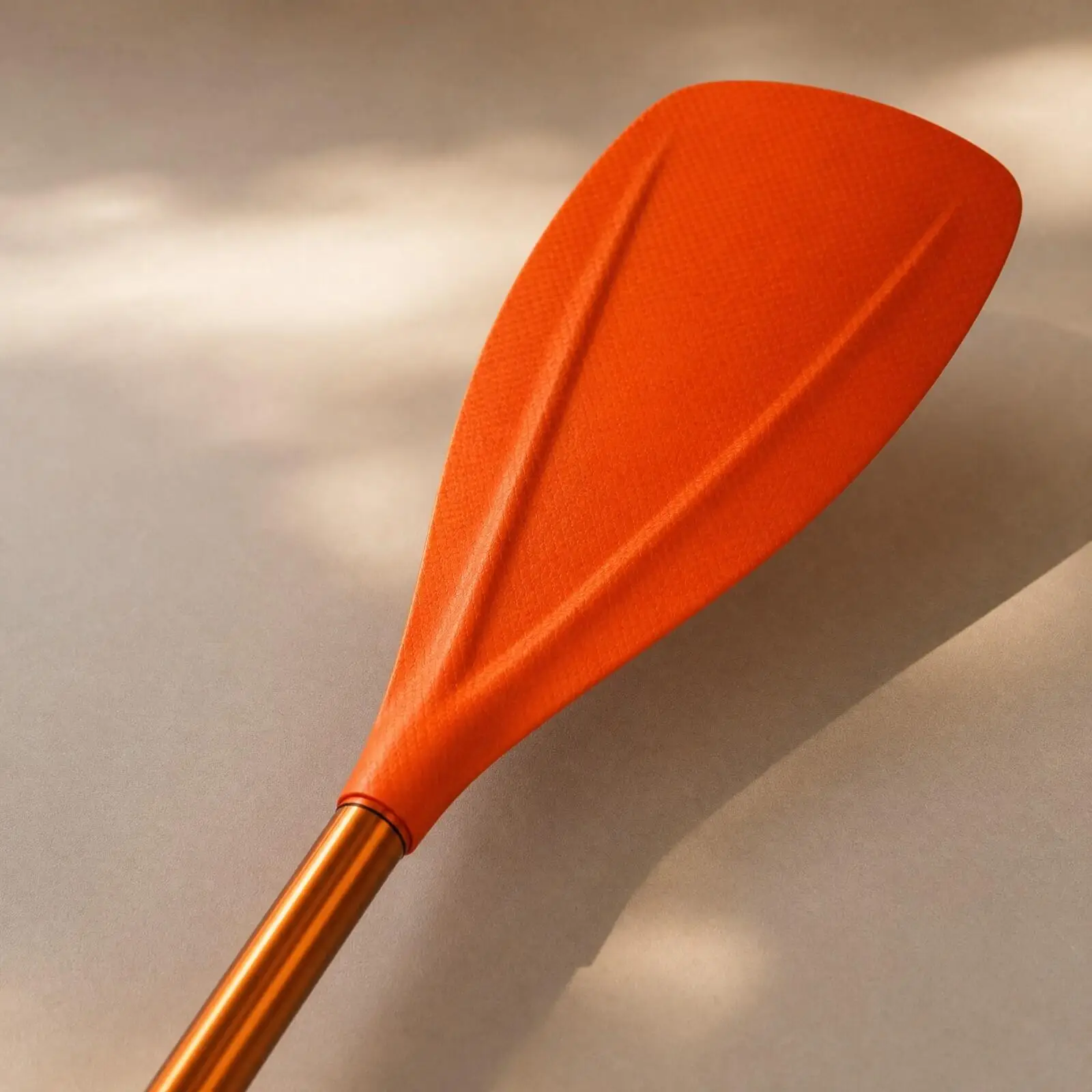 tabla-de-remo-convertible-con-remo-de-doble-hoja-versatil-de-cuatro-secciones-fabricada-en-aluminio-portatil-ideal-para-deportes-acuaticos