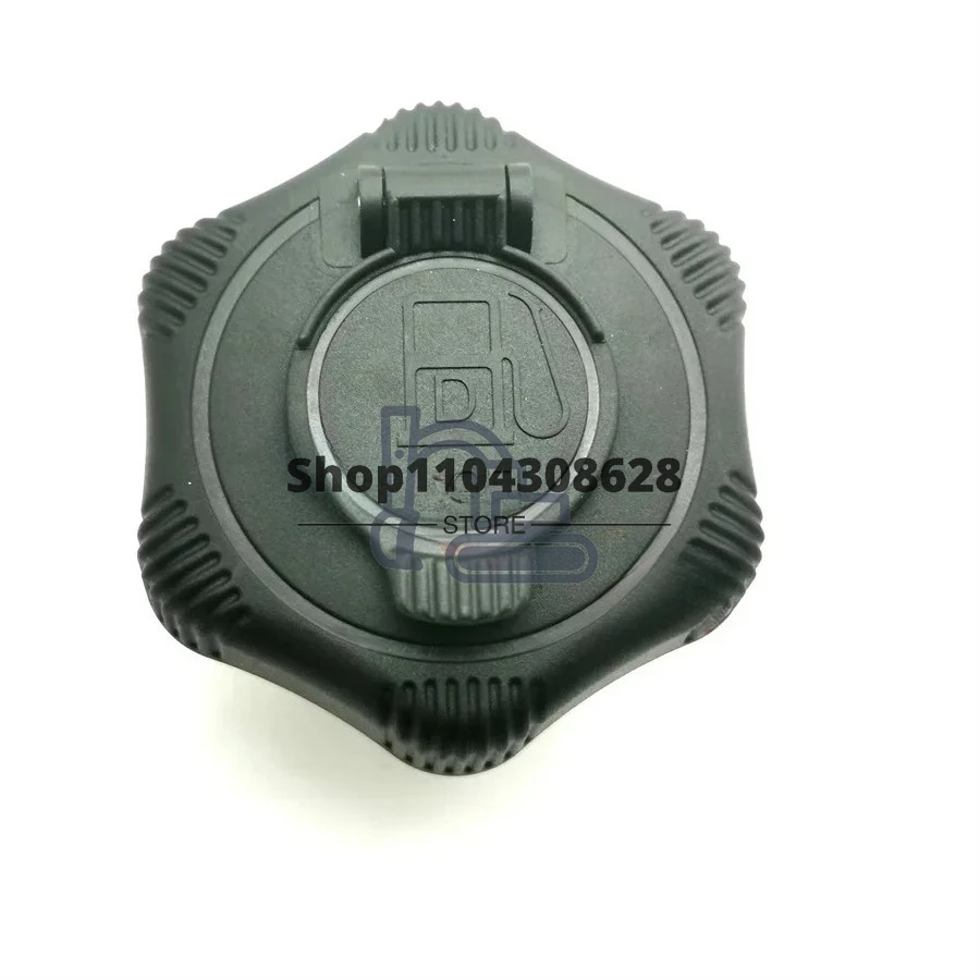 

CAP FUEL Kubota R5611-51120,KX016, KX018, R065, SVL75, SVL75C, SVL90, SVL95