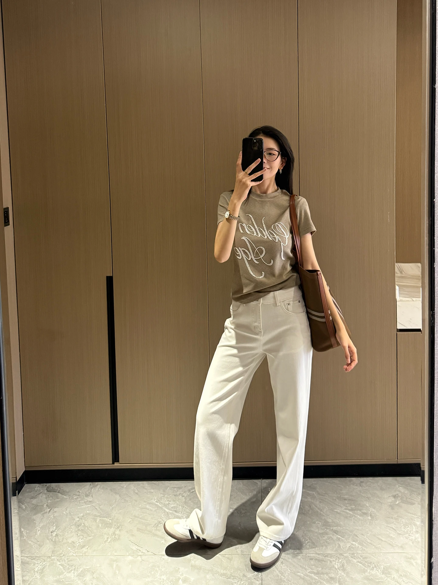 

Женские джинсы Slim Fit с прямыми штанинами, высокой эластичностью и приятной текстурой, белые, с четырехсторонней эластичностью, визуально удлиняющие ноги