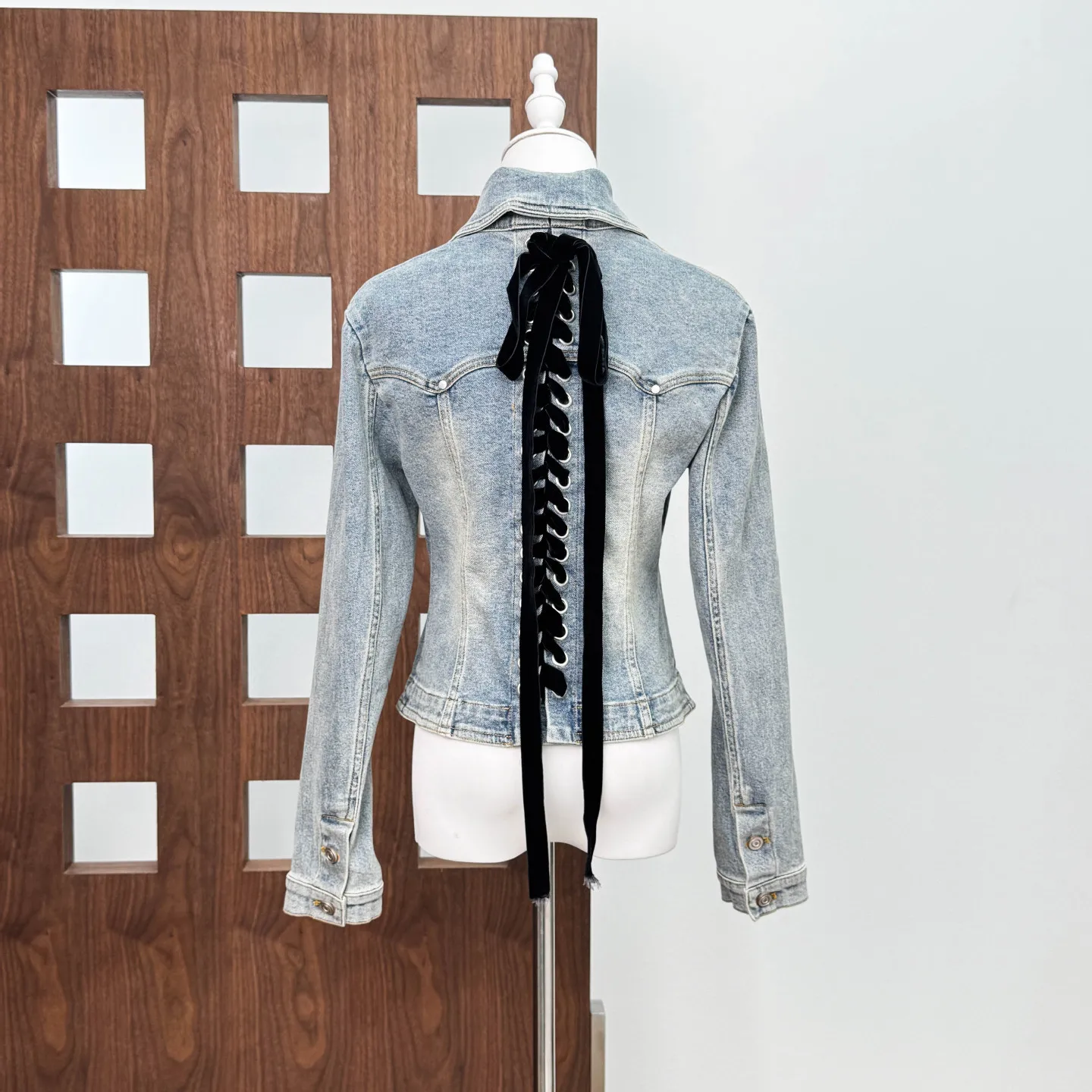 

Sexy Trendy Bastrapped Cool ort Jaet Denim Faion for Young Women Long Sve Turn-down Collar Advanced Feeling Outerwear