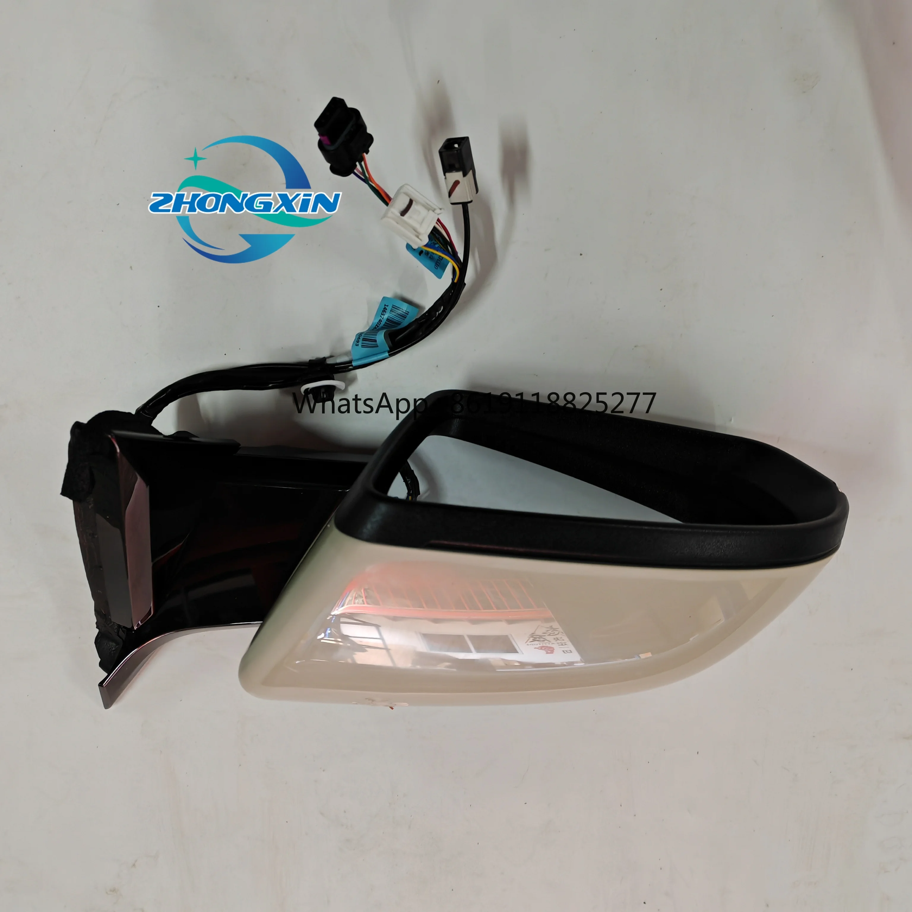 The original factory car rearview mirror left SA3F-8202100P-N1  for BYD SONG PLUS