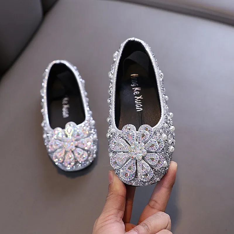 

Luxury New Girls Leather Shoes Fashion Rhinestone Kids Causal Loafers for Princess Wedding Party Children's Ballet Flat Shoes