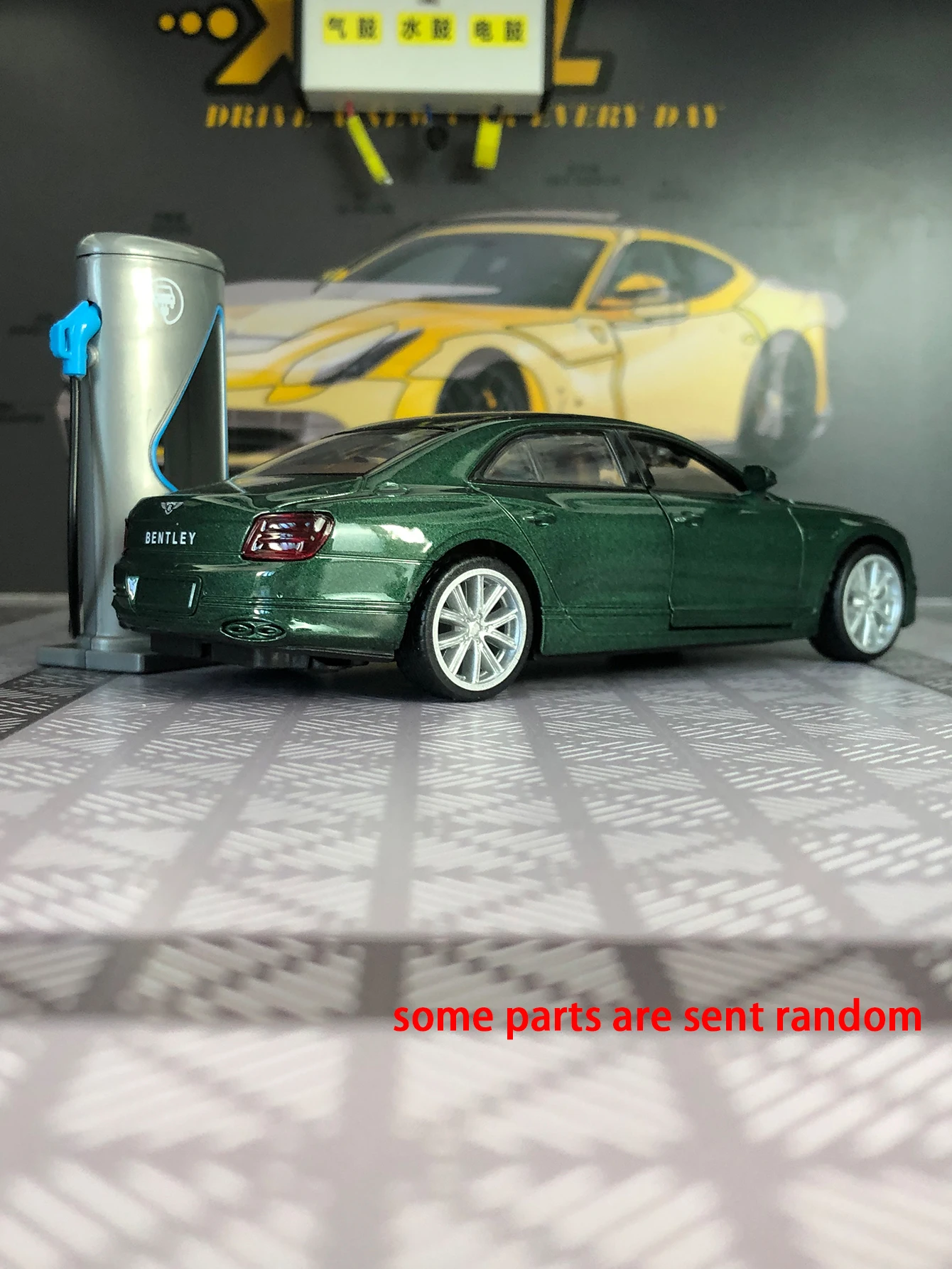 1: 38 محاكاة سبائك الزنك BENTIEY FIYING SPUR HYBRID، نموذج ثابت، مقتنيات معدنية هدية سيارة
