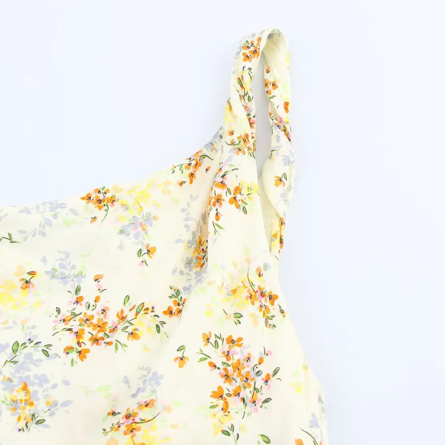 2025 Letnie nowe damskie sukienki z nadrukiem o fakturze satynowej Sukienki damskie w stylu vintage w kwiaty Modne i eleganckie